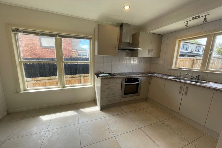 Photo of property in 28 Landon Avenue, Mangere East, Auckland, 2024