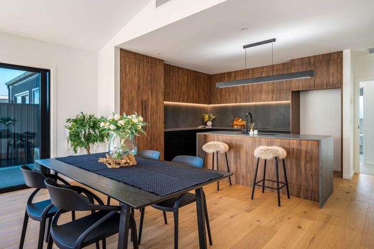 Photo of property in 6 Simpson Crescent, Wanaka, 9305