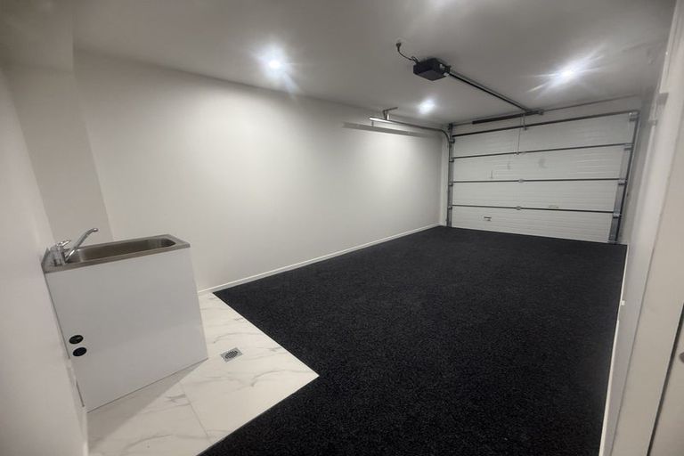 Photo of property in 4/25 Hutchinson Avenue, New Lynn, Auckland, 0600