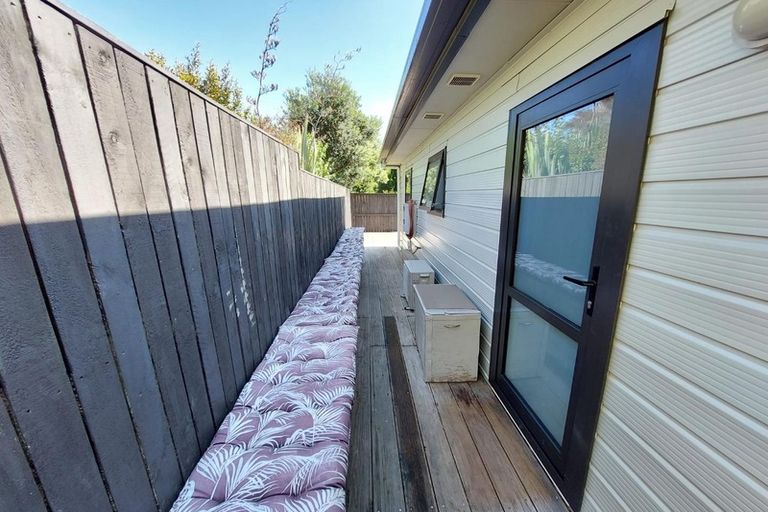 Photo of property in 5 Alwyn Avenue, Te Atatu South, Auckland, 0610