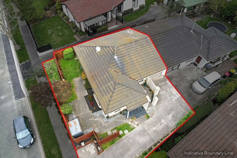 Photo of property in 37 Karnak Crescent, Russley, Christchurch, 8042