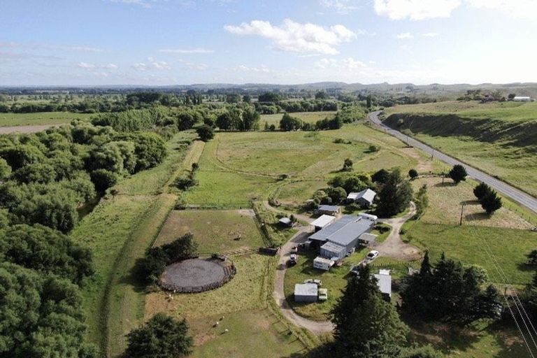 Photo of property in 2966 State Highway 2, Waipukurau, 4281