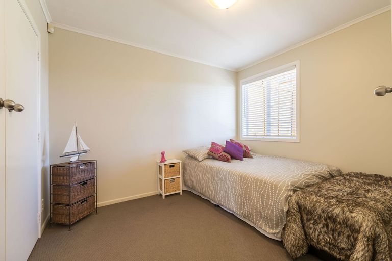 Photo of property in 36 Fairmount Road, Titirangi, Auckland, 0604