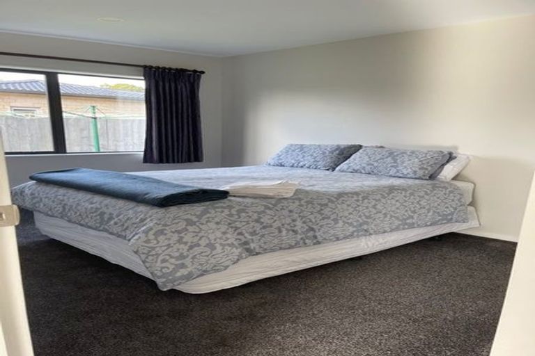 Photo of property in 12 Han Court, Glen Eden, Auckland, 0602