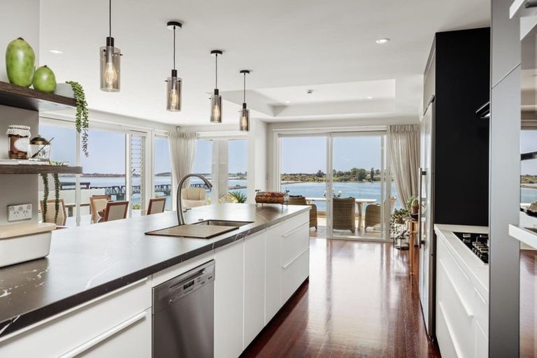 Photo of property in 2/14 First Avenue, Avenues, Whangarei, 0110