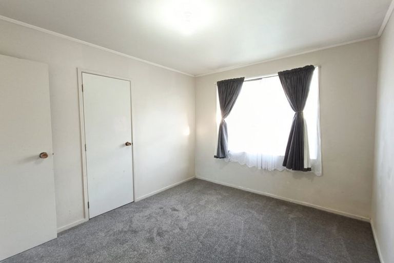 Photo of property in 2/15 Trimdon Street, Randwick Park, Auckland, 2105