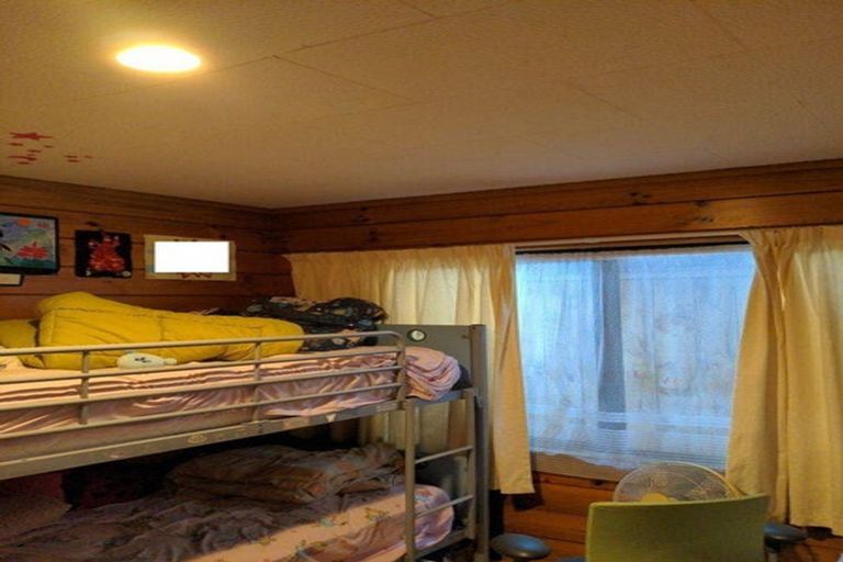 Photo of property in 2a Lauderdale Road, Birkdale, Auckland, 0626