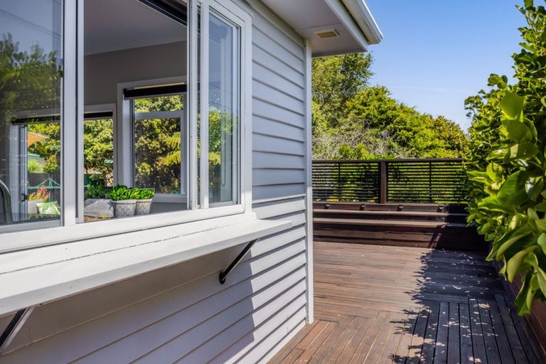 Photo of property in 110 Manawapou Road, Hawera, 4610