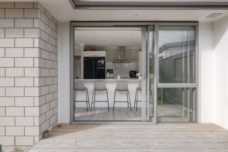 Photo of property in 3 Tractor Way, Papamoa, 3118