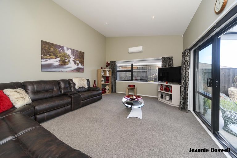 Photo of property in 5 Levi Place, Kelvin Grove, Palmerston North, 4414