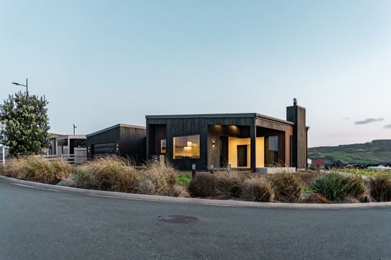Photo of property in 44 Rangitahi Road, Raglan, 3225