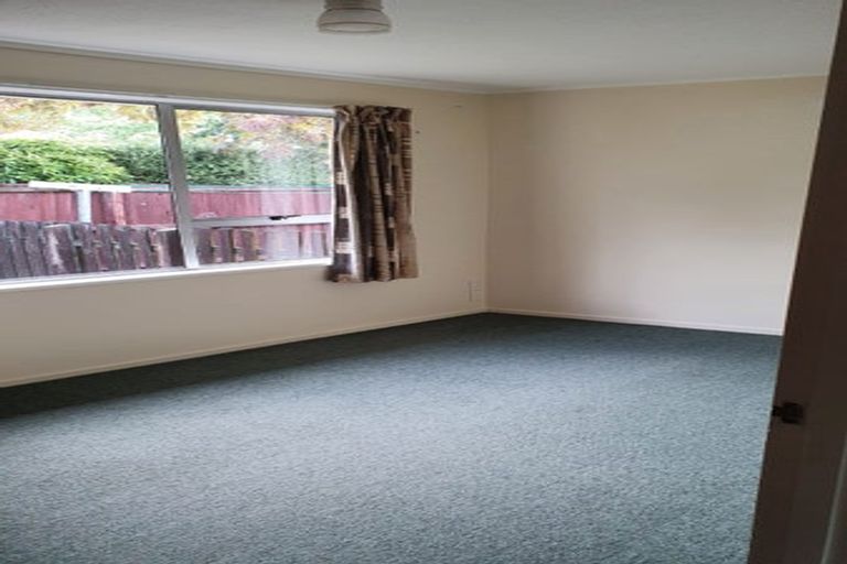 Photo of property in 2/36 Chipping Lane, Redwood, Christchurch, 8051