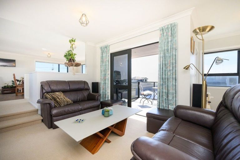 Photo of property in 17 Marine Parade South, Foxton Beach, Foxton, 4815