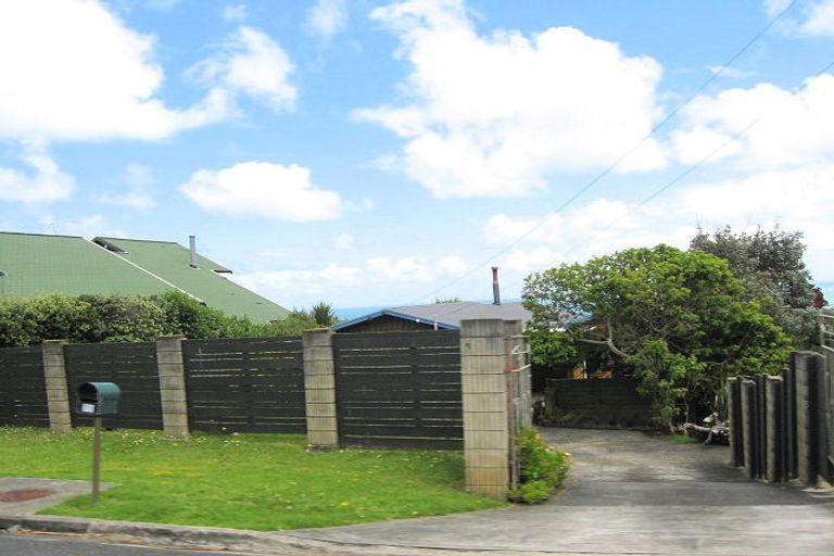 Photo of property in 71 Waitea Road, Muriwai, Waimauku, 0881