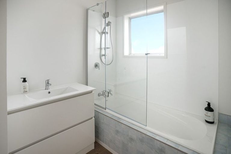 Photo of property in 3/83 Centreway Road, Orewa, 0931