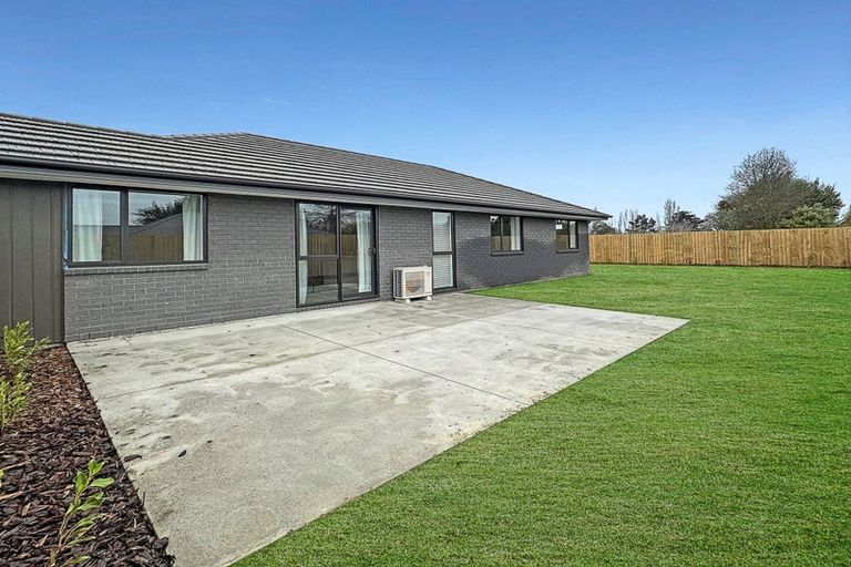 Photo of property in 19 Salkeld Place, Woodend, 7610