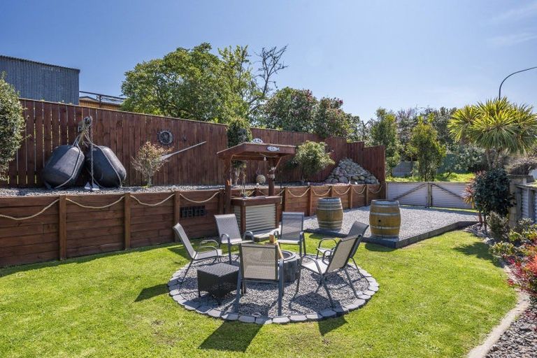 Photo of property in 170 Guildford Drive, Paraparaumu Beach, Paraparaumu, 5032