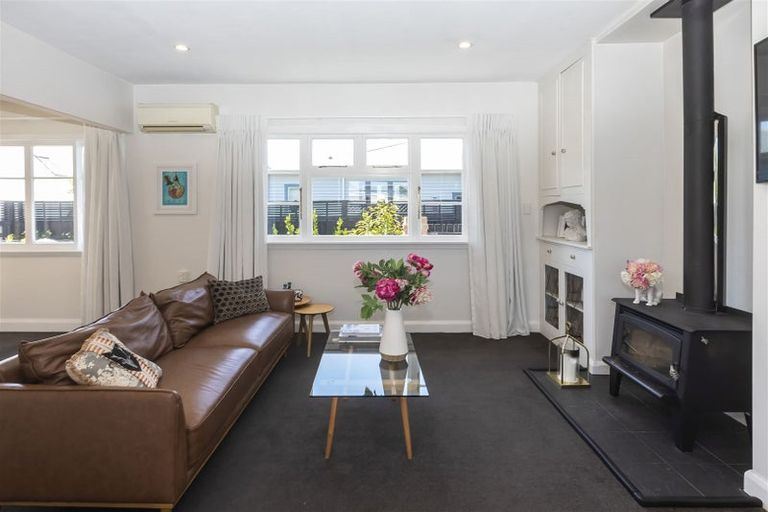 Photo of property in 155 Weston Road, St Albans, Christchurch, 8052