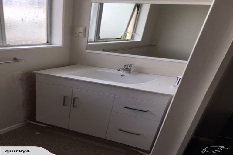 Photo of property in 24a Fitzpatrick Street, Newlands, Wellington, 6037