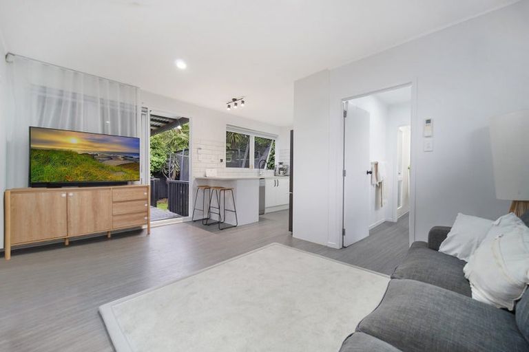 Photo of property in 2/450 Great South Road, Opaheke, Papakura, 2113