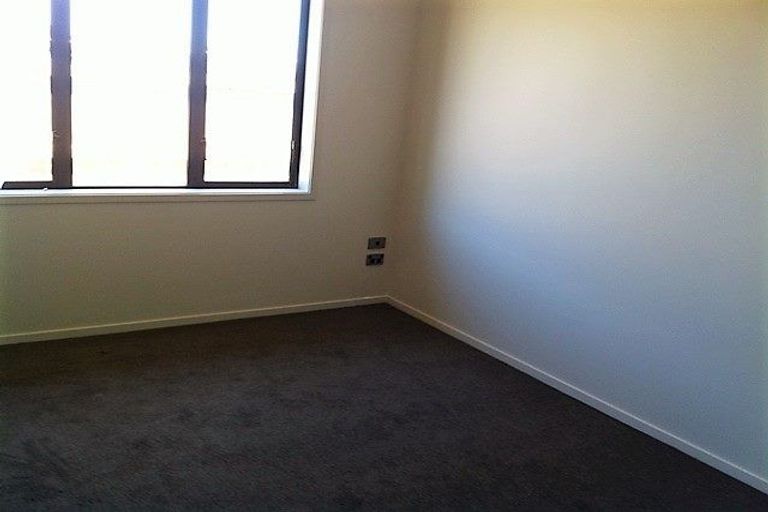 Photo of property in 102u7 Old Farm Road, Hamilton East, Hamilton, 3216