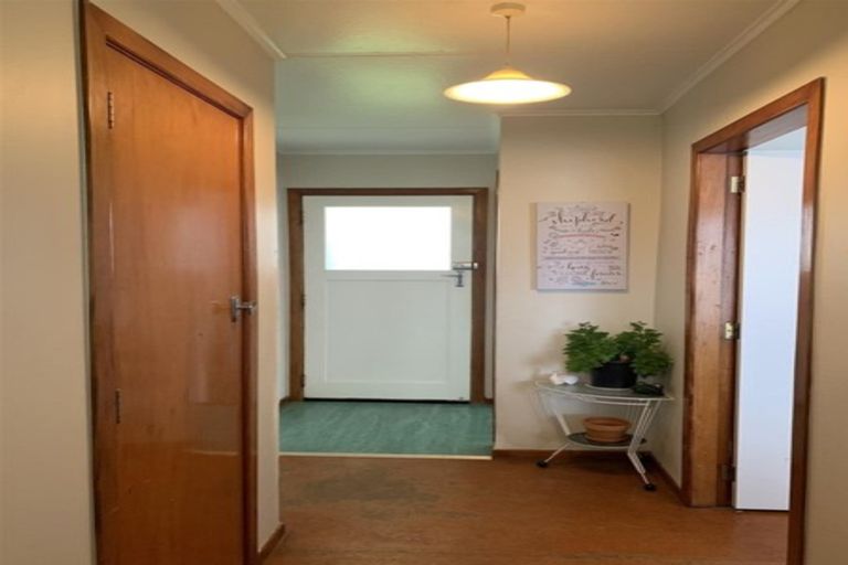 Photo of property in 145 Miranda Street, Stratford, 4332