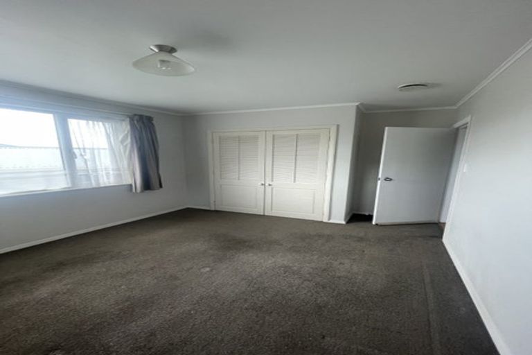 Photo of property in 12 Fitzpatrick Street, Newlands, Wellington, 6037