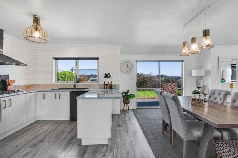 Photo of property in 28a Jules Crescent, Bell Block, New Plymouth, 4312