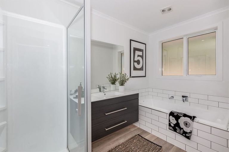 Photo of property in 210 Navigation Drive, Whitby, Porirua, 5024