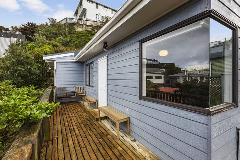 Photo of property in 150 Severn Street, Island Bay, Wellington, 6023