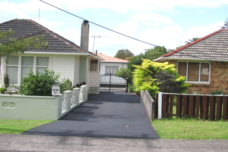 Photo of property in 72 Neil Avenue, Te Atatu Peninsula, Auckland, 0610