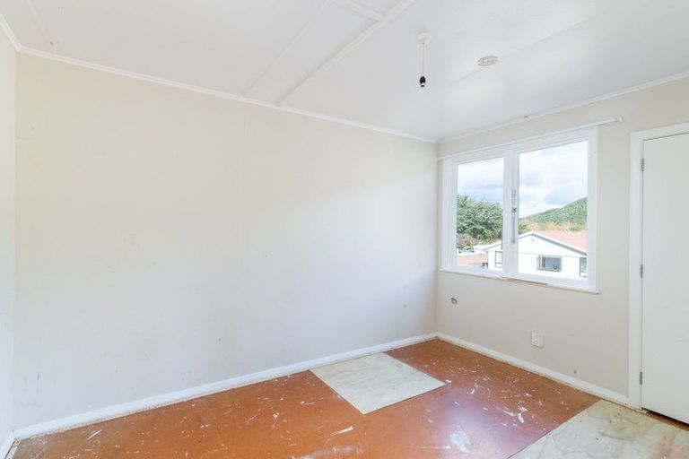 Photo of property in 3 Ngaturi Grove, Wainuiomata, Lower Hutt, 5014