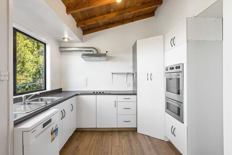 Photo of property in 1/86 Waimumu Road, Massey, Auckland, 0614