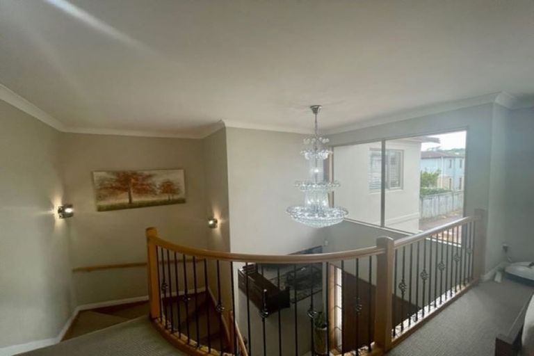 Photo of property in 28 Kaseng Place, East Tamaki Heights, Auckland, 2016