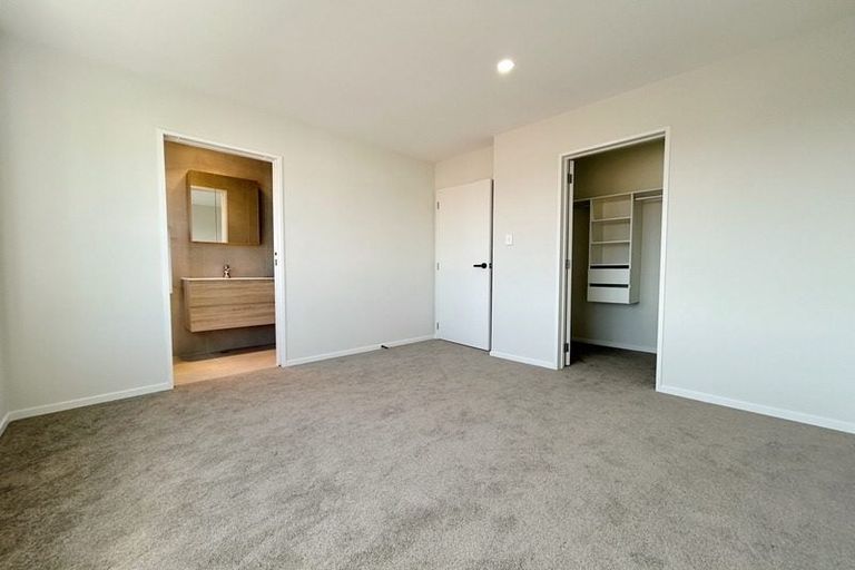 Photo of property in 2/1 Egremont Street, Belmont, Auckland, 0622