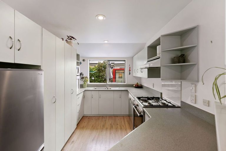 Photo of property in 42 Remarkables Crescent, Frankton, Queenstown, 9300