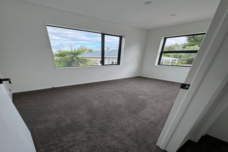 Photo of property in 1d Zion Road, Birkenhead, Auckland, 0626
