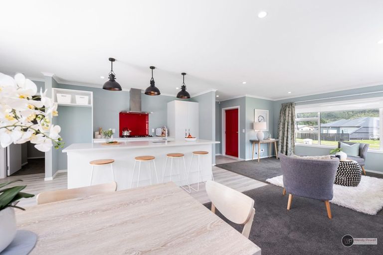 Photo of property in 43 Brian Morgan Terrace, Wainuiomata, Lower Hutt, 5014