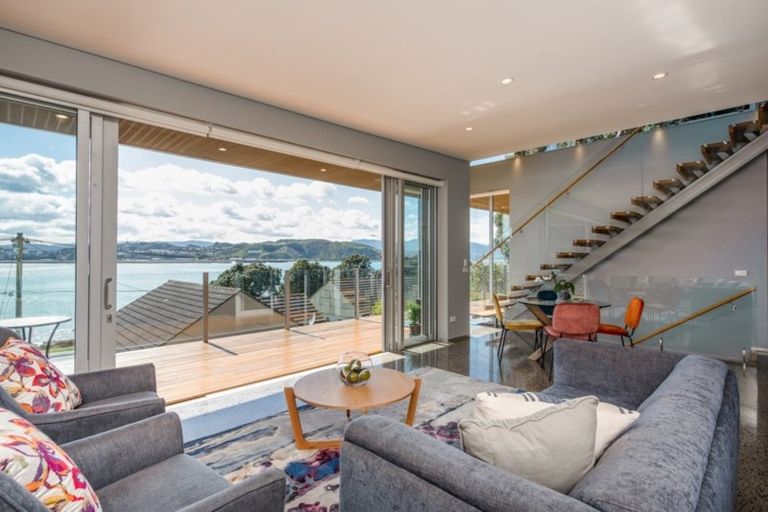 Photo of property in 314a Queens Drive, Lyall Bay, Wellington, 6022