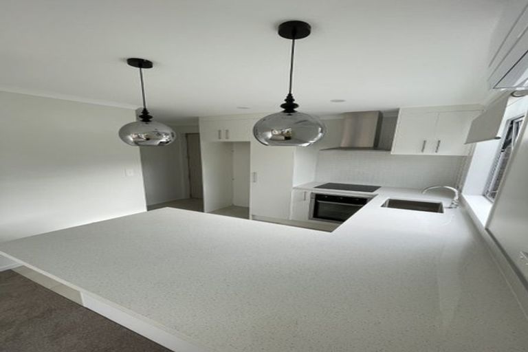 Photo of property in 28a Yeovil Road, Te Atatu Peninsula, Auckland, 0610