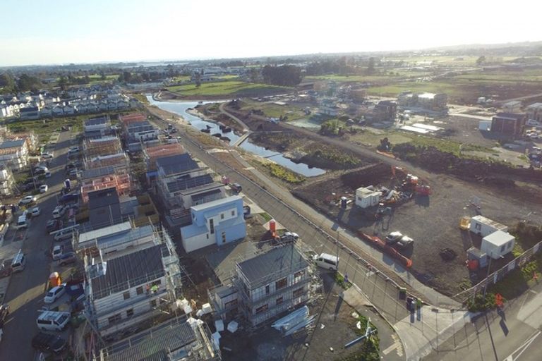 Photo of property in 112 Bellbird Street, Papakura, 2110