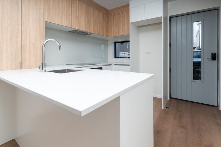 Photo of property in 5 Jabuka Street, Glen Eden, Auckland, 0602