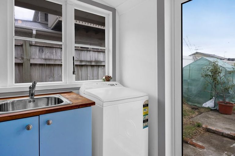 Photo of property in 9 Princes Street, Hawera, 4610