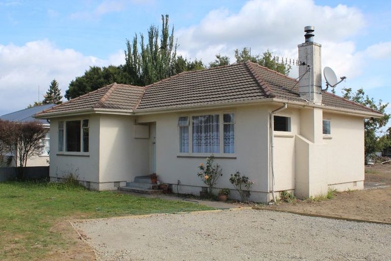 Photo of property in 16 Seddon Street, Takaro, Palmerston North, 4412