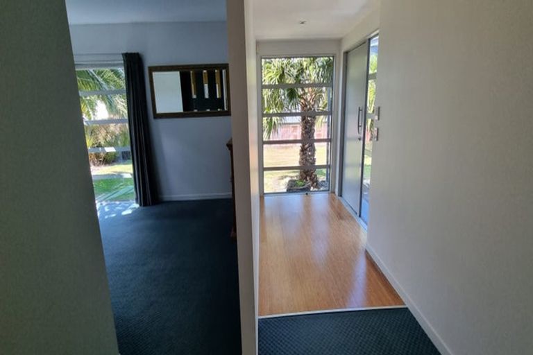 Photo of property in 87a Joseph Banks Drive, Whitby, Porirua, 5024