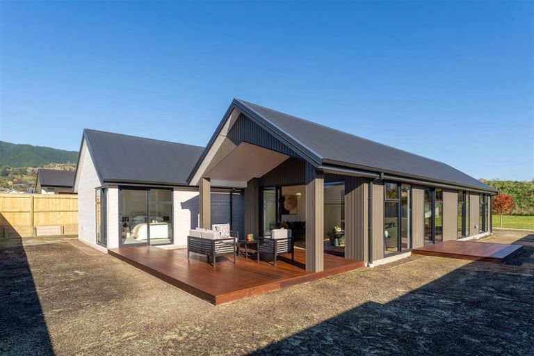Photo of property in 34 Greenway Crescent, Hope, Richmond, 7020