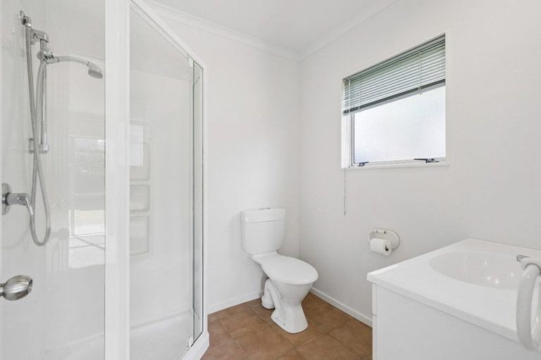 Photo of property in 5 Adrian Grove, Waikanae Beach, Waikanae, 5036