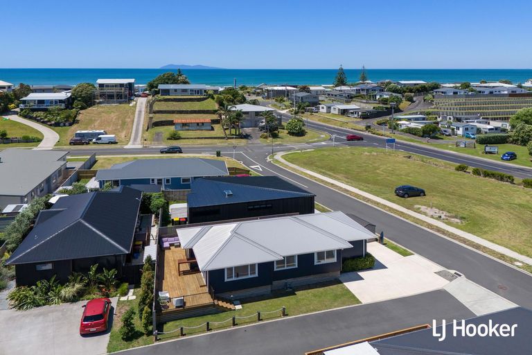 Photo of property in 8 Sandy Place, Waihi Beach, 3611