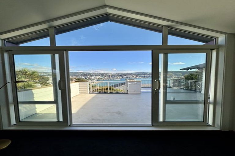 Photo of property in 45 The Crescent, Roseneath, Wellington, 6011