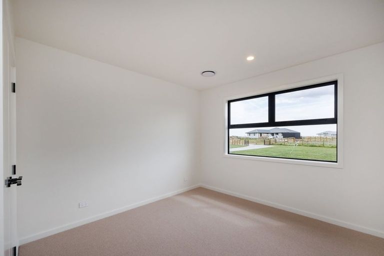 Photo of property in 11 Te Kahu Lane, Halcombe, 4779